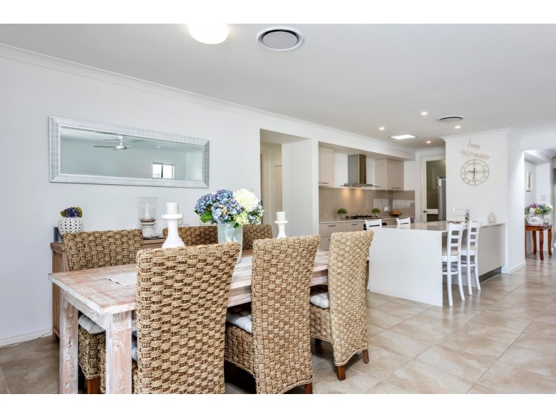 5 Kuthar Street, Pelican Waters QLD 4551