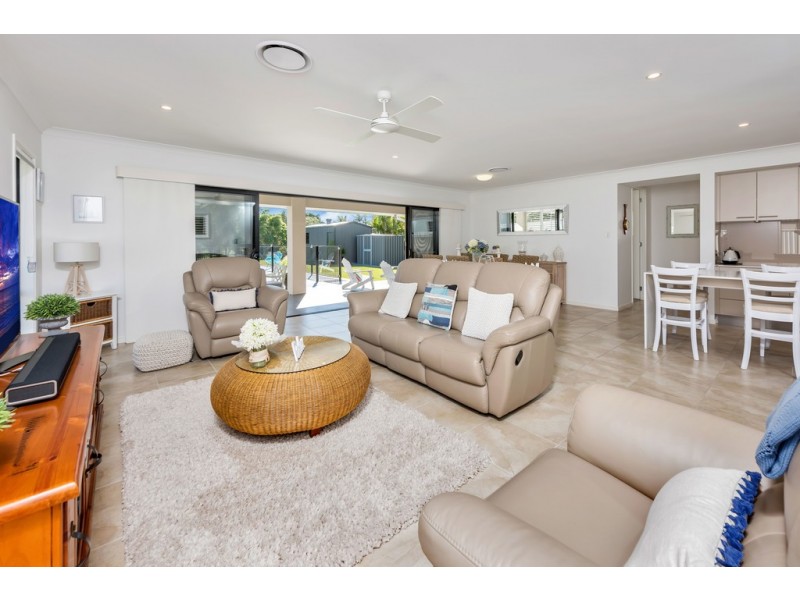 5 Kuthar Street, Pelican Waters QLD 4551