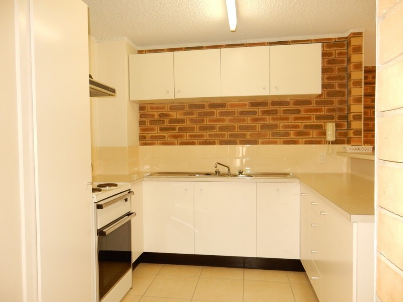 Unit 2 ‘High Five’, 16 Dingle Avenue, Kings Beach QLD 4551