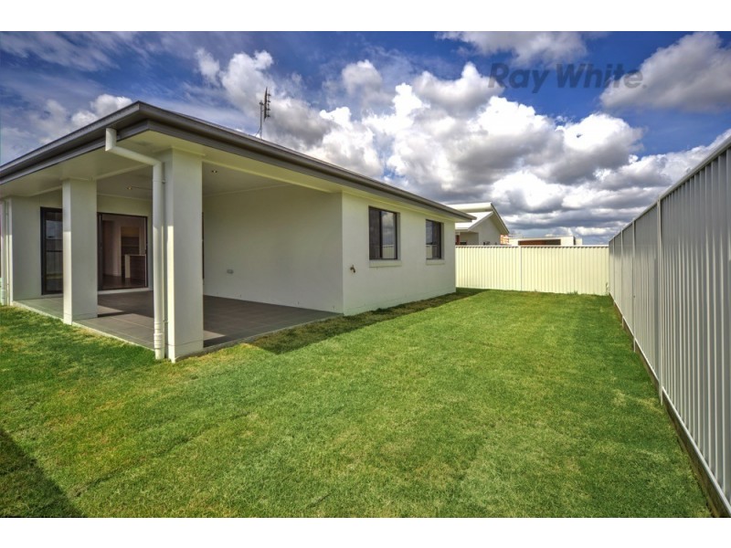63 MacIntyre Crescent, Pelican Waters QLD 4551