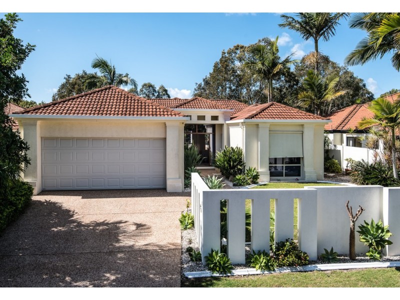 17 Glenwood Place, Twin Waters QLD 4564