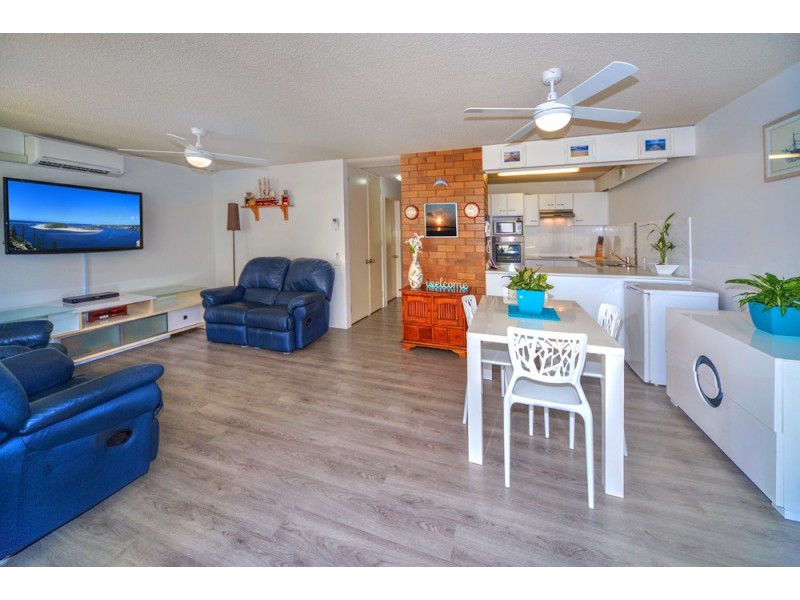 Unit 4/26 Maloja Avenue, Caloundra QLD 4551