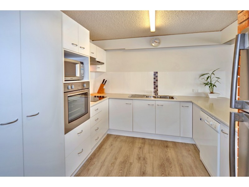 Unit 4/26 Maloja Avenue, Caloundra QLD 4551
