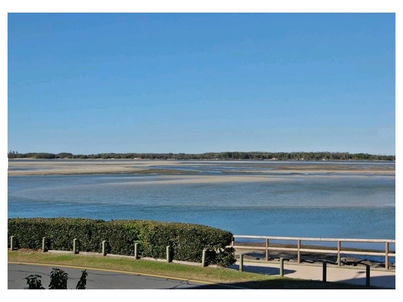 Unit 8/83 Golden Beach Esplanade, Golden Beach QLD 4551