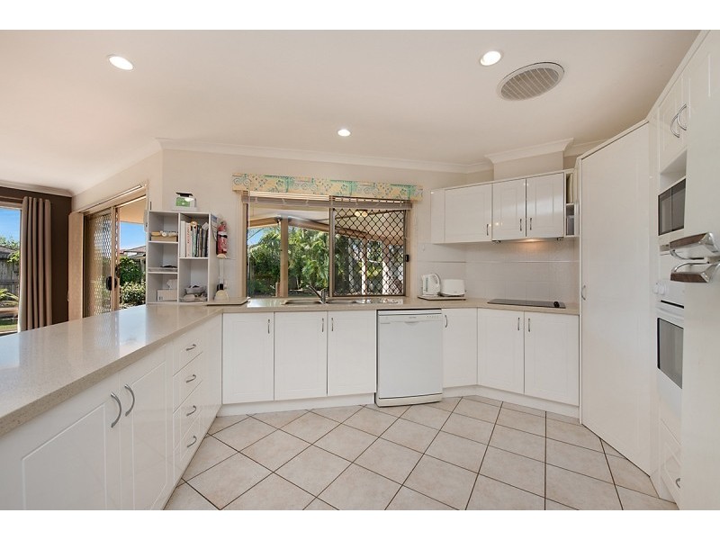 8 Toorbul Street, Pelican Waters QLD 4551