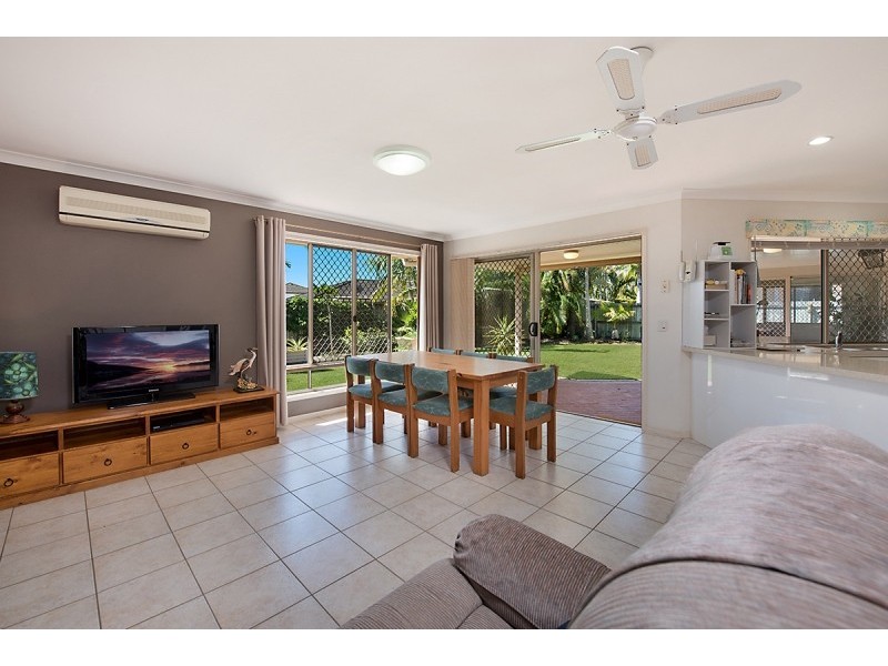 8 Toorbul Street, Pelican Waters QLD 4551