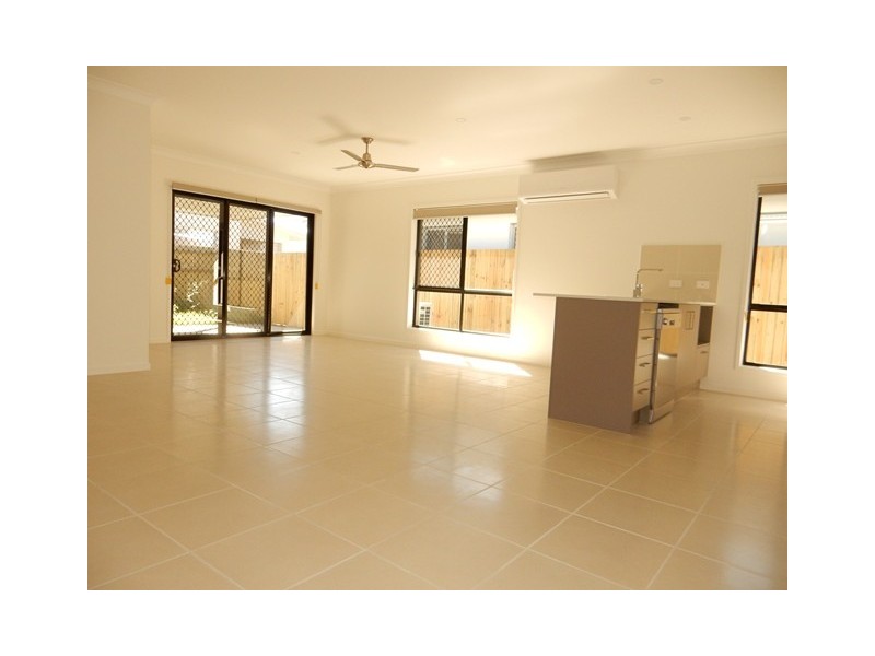8 Jasper Street, Caloundra West QLD 4551