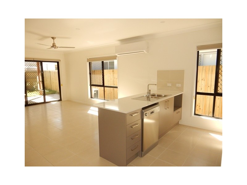 8 Jasper Street, Caloundra West QLD 4551