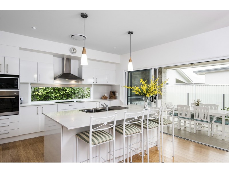 21 Bells Esplanade, Pelican Waters QLD 4551