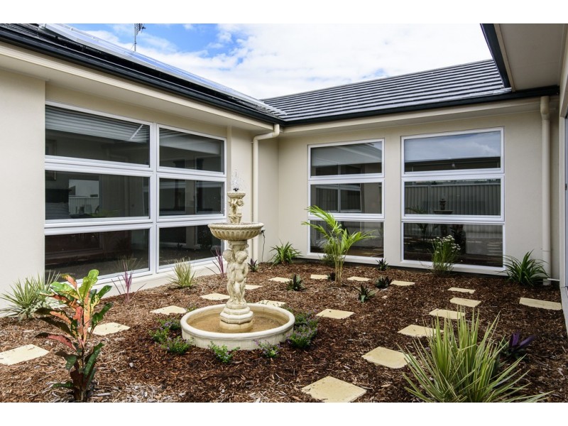 21 Bells Esplanade, Pelican Waters QLD 4551