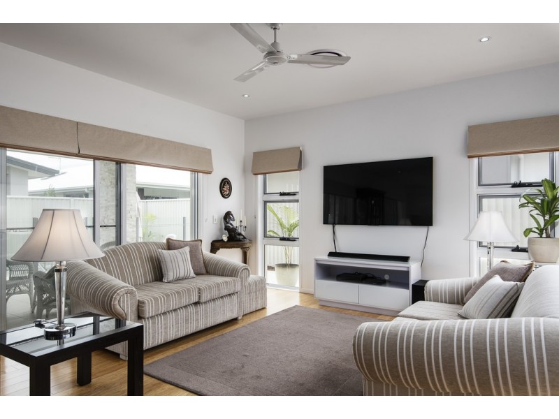 21 Bells Esplanade, Pelican Waters QLD 4551