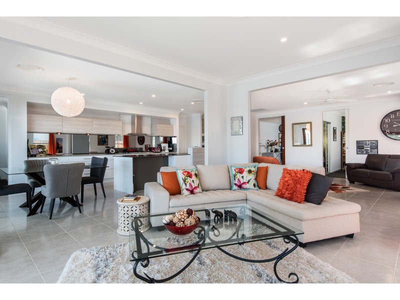 17 Waterway Drive, Birtinya QLD 4575