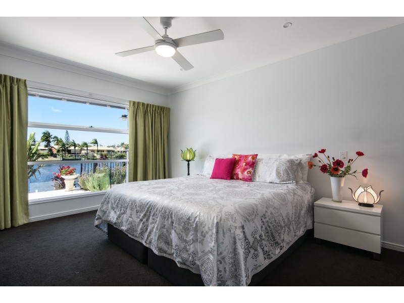 17 Waterway Drive, Birtinya QLD 4575