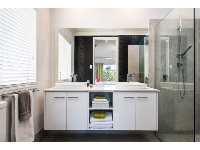 17 Waterway Drive, Birtinya QLD 4575