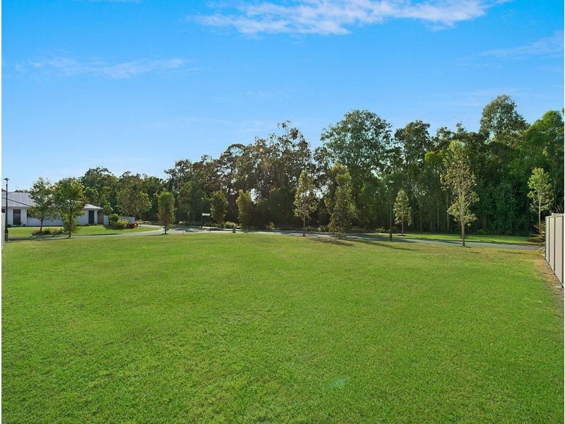 1 Leonie Court, Pelican Waters QLD 4551