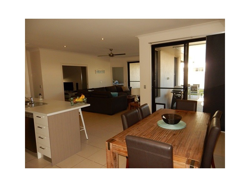 6 Robur Crescent, Mountain Creek QLD 4557