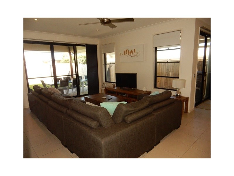 6 Robur Crescent, Mountain Creek QLD 4557