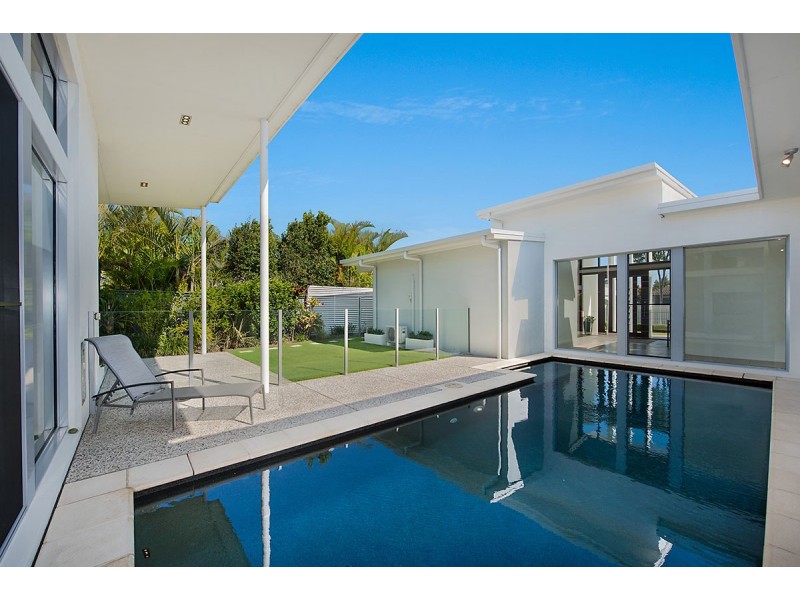 4 Landsdowne Street, Pelican Waters QLD 4551