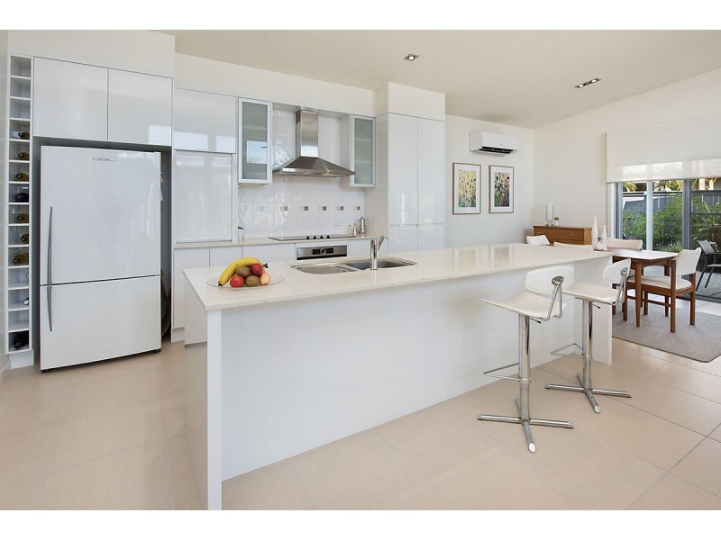 4 Landsdowne Street, Pelican Waters QLD 4551