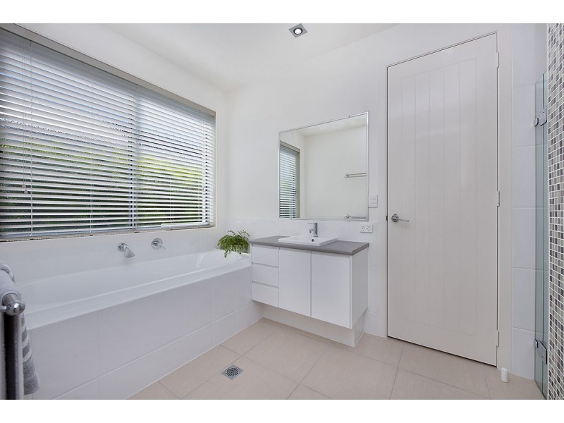 4 Landsdowne Street, Pelican Waters QLD 4551