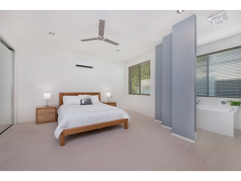 4 Landsdowne Street, Pelican Waters QLD 4551