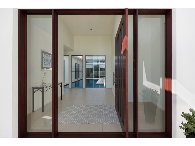 4 Landsdowne Street, Pelican Waters QLD 4551