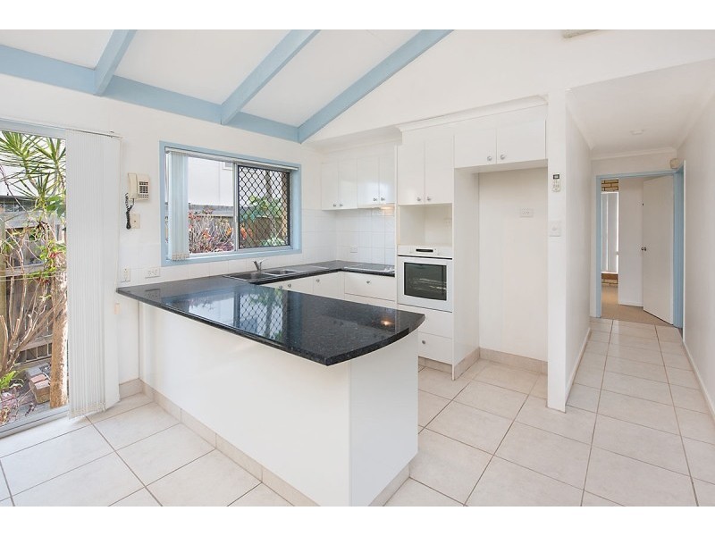 4/107 Landsborough Parade, Golden Beach QLD 4551