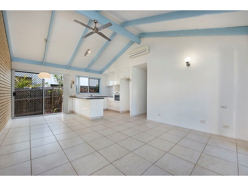4/107 Landsborough Parade, Golden Beach QLD 4551