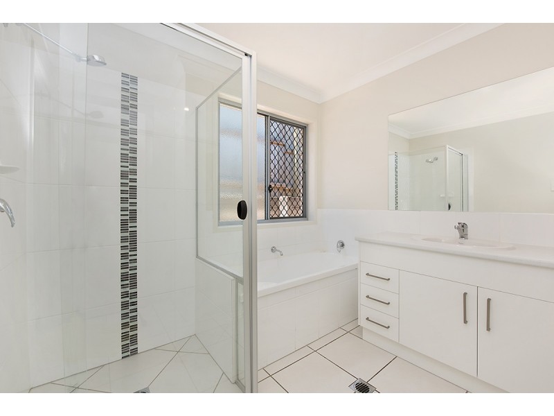 25 Sunrise Terrace, Little Mountain QLD 4551