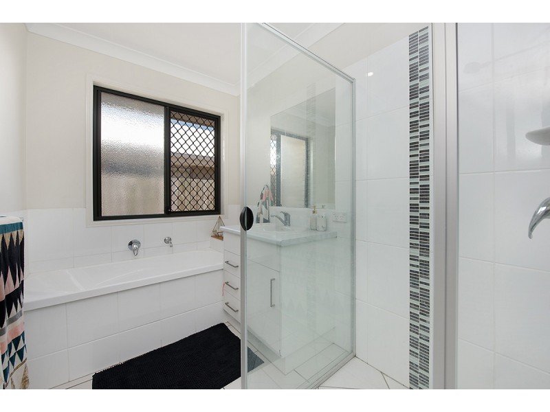 34 Sunrise Terrace, Little Mountain QLD 4551