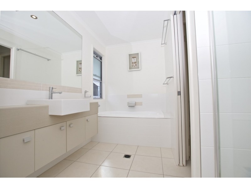 1 Headlands Court, Moffat Beach QLD 4551