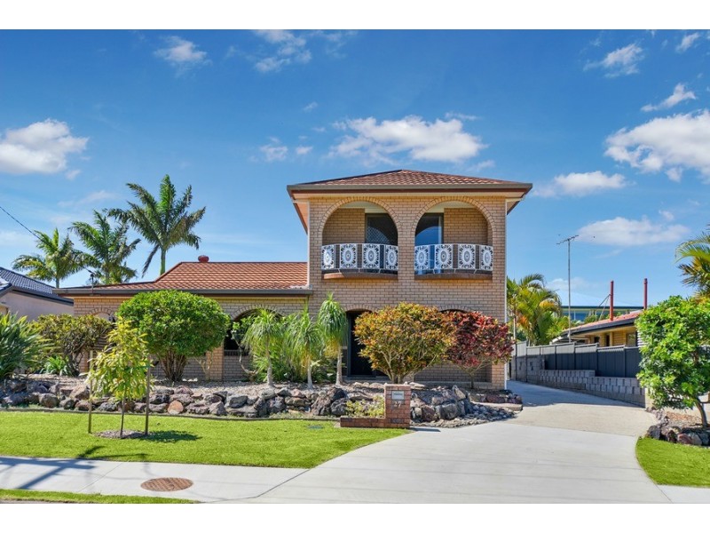 27 Coochin Street, Dicky Beach QLD 4551