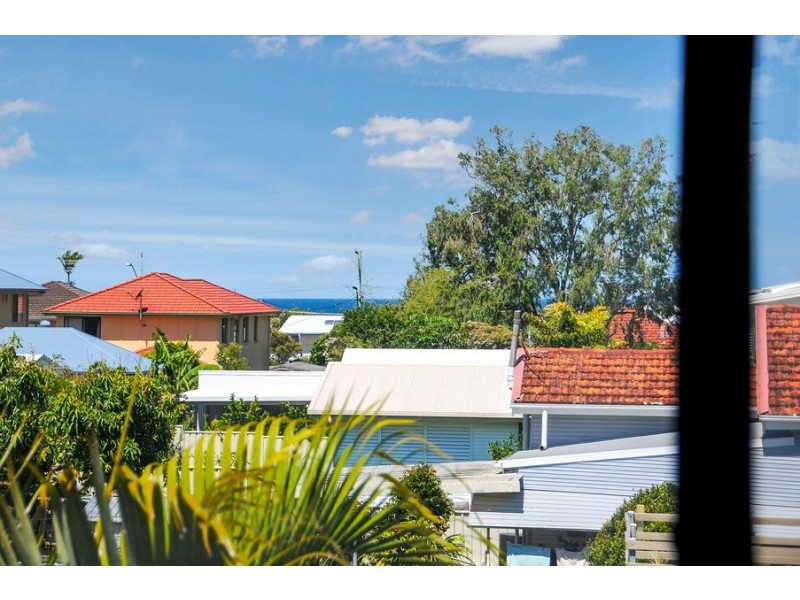 27 Coochin Street, Dicky Beach QLD 4551