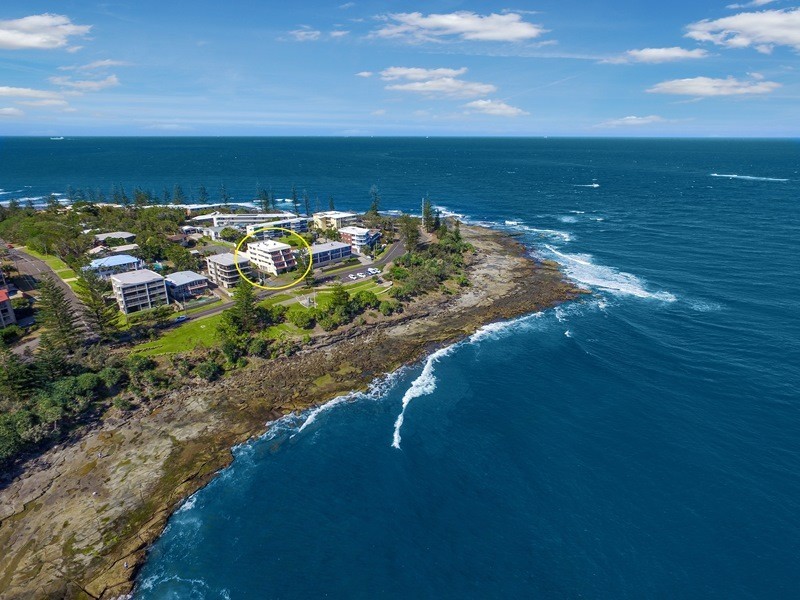 Unit 2/44 Victoria Terrace, Kings Beach QLD 4551