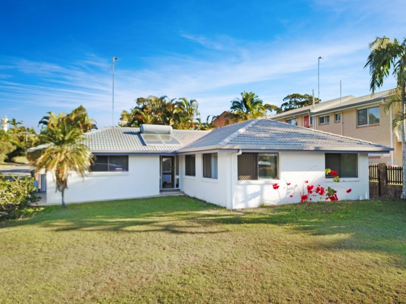4 Furlong Drive, Moffat Beach QLD 4551