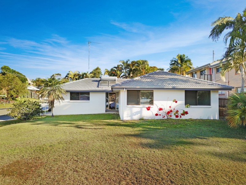 4 Furlong Drive, Moffat Beach QLD 4551