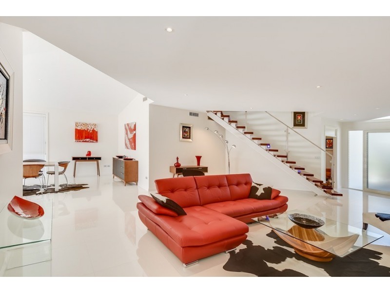 7 Mackay Street, Dicky Beach QLD 4551