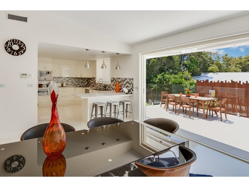 7 Mackay Street, Dicky Beach QLD 4551