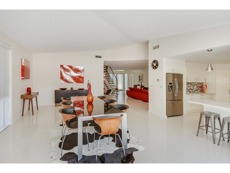 7 Mackay Street, Dicky Beach QLD 4551