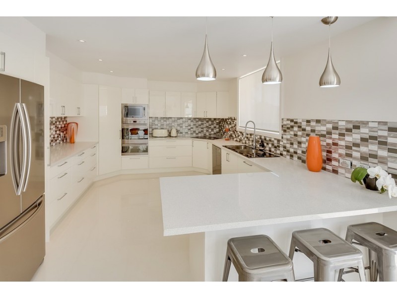 7 Mackay Street, Dicky Beach QLD 4551