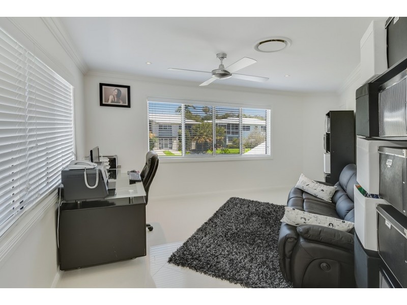 7 Mackay Street, Dicky Beach QLD 4551