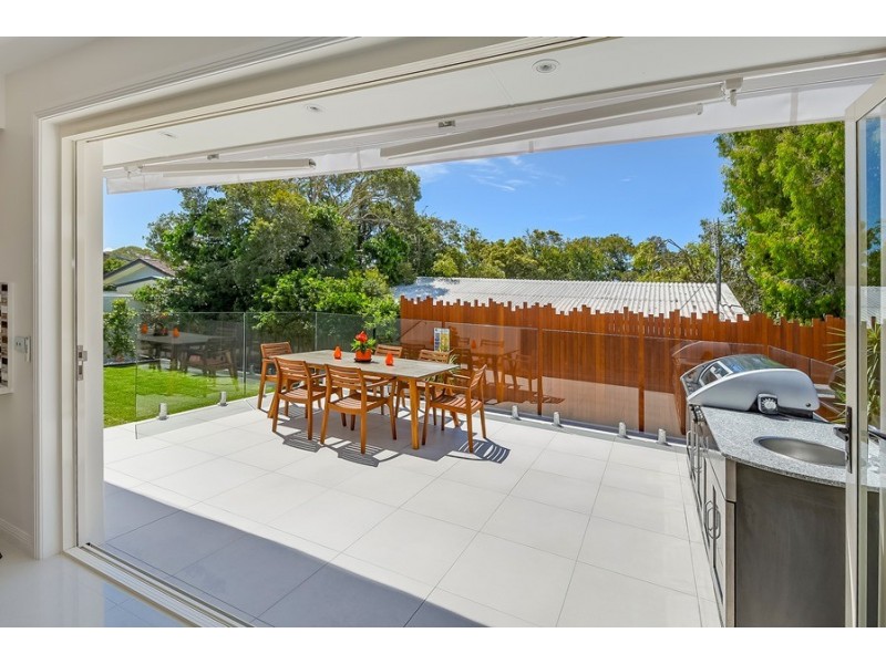 7 Mackay Street, Dicky Beach QLD 4551
