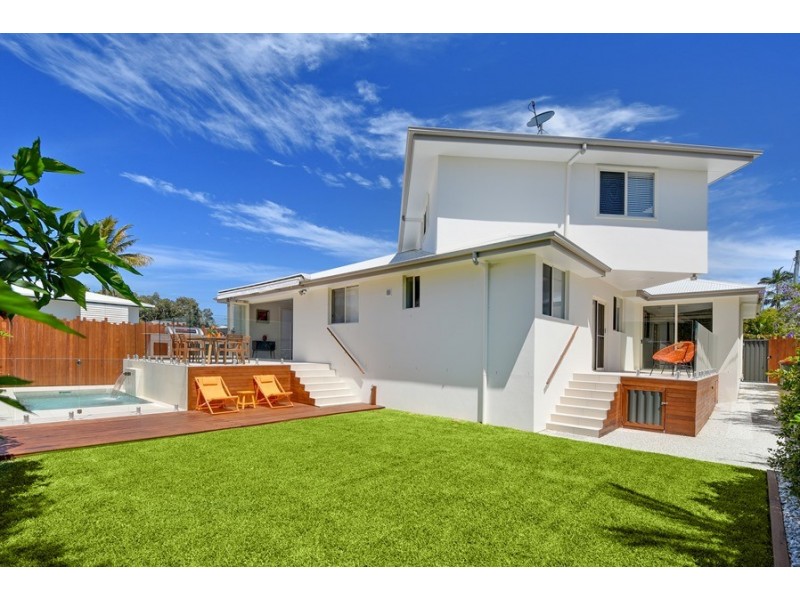 7 Mackay Street, Dicky Beach QLD 4551