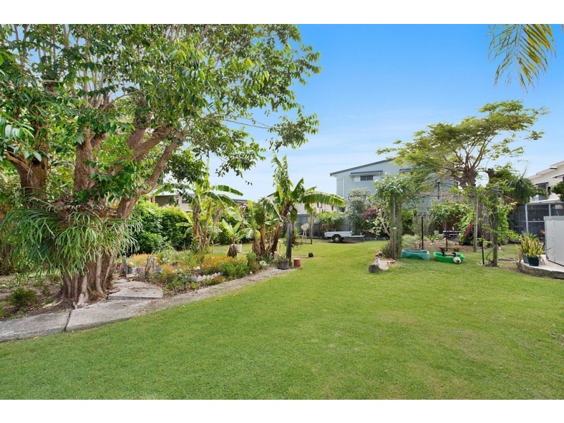 4 and 6 Wyreema Terrace, Caloundra QLD 4551