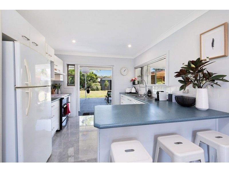 44 Theresa Street, Golden Beach QLD 4551