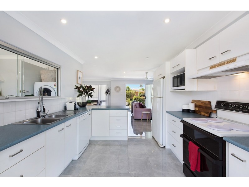 44 Theresa Street, Golden Beach QLD 4551