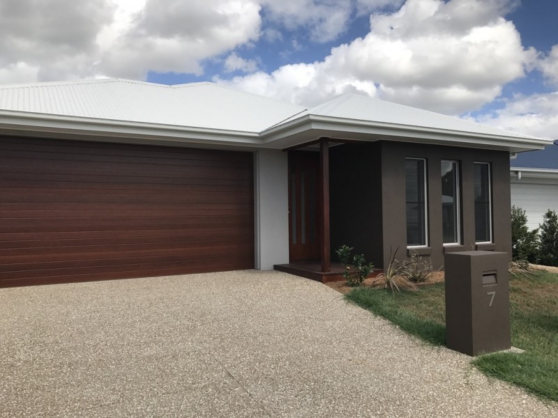 7 Maclamond Drive, Pelican Waters QLD 4551