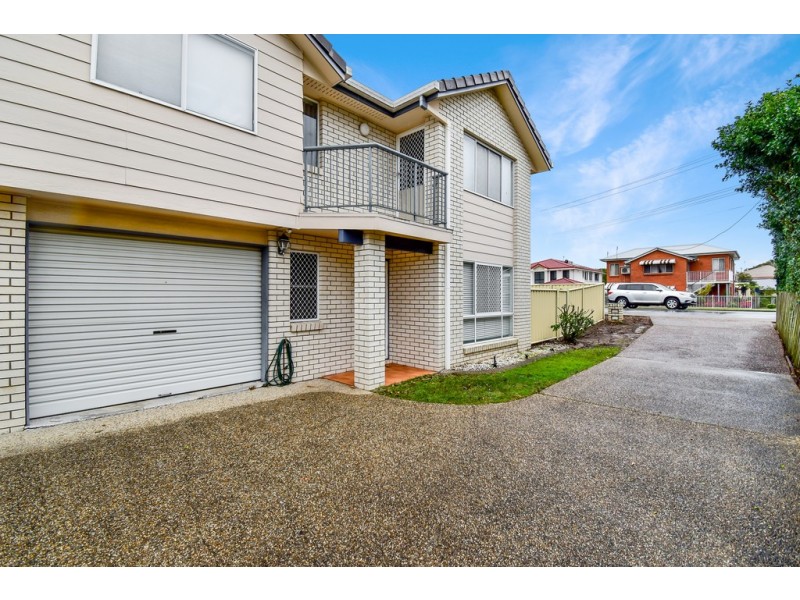 Unit 4/85 Landsborough Parade, Golden Beach QLD 4551