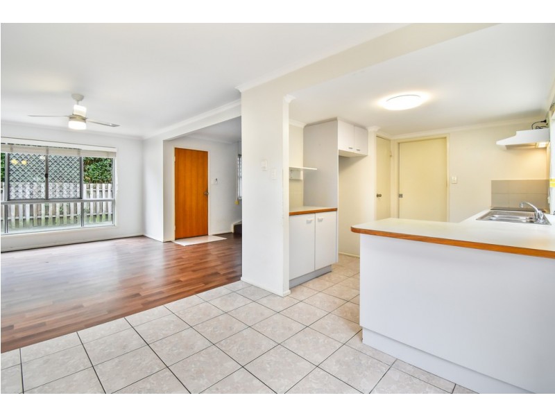 Unit 4/85 Landsborough Parade, Golden Beach QLD 4551