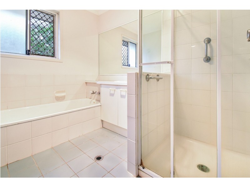 Unit 4/85 Landsborough Parade, Golden Beach QLD 4551